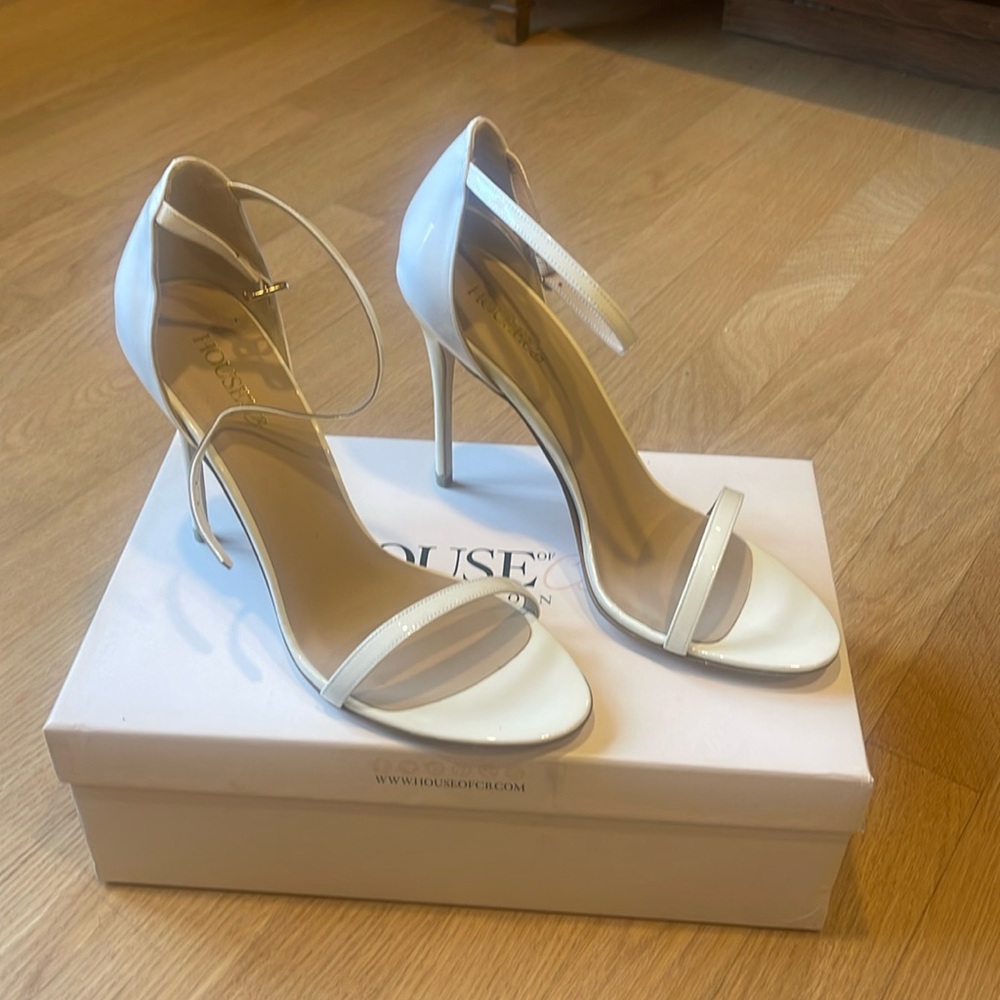 New with box House of CB off-white heels size 40